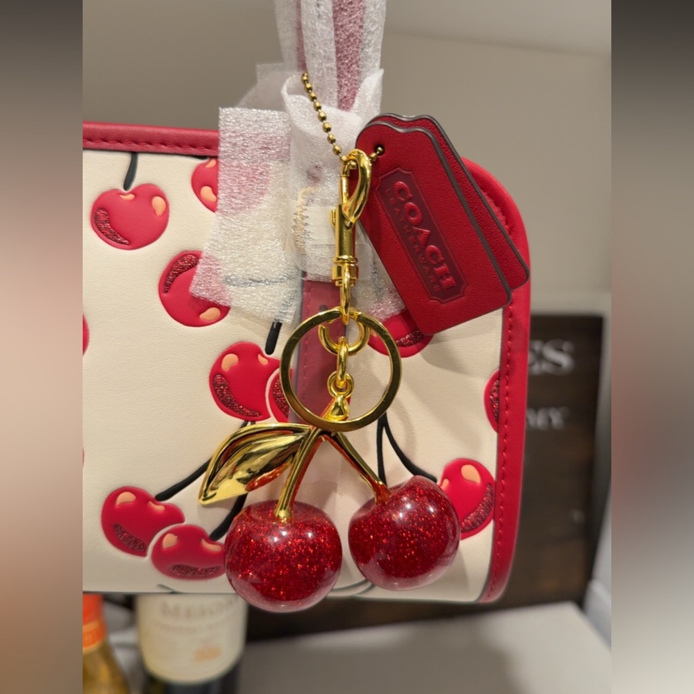 Swing Zip Bag with Cherry Print and Cherry Charm ๐ Limited Re-edition from 1998 - Picture 3 of 15